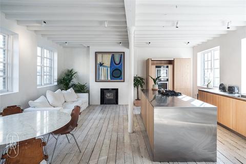 Charlotte Road, London, EC2A 2 bed terraced house for sale