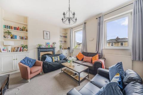 Garratt Lane, Tooting Broadway... 3 bed flat for sale