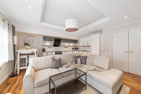Godstone Road, Whyteleafe CR3 1 bed apartment for sale