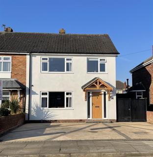 Bassett Road, Cleethorpes, N. E.... 3 bed semi