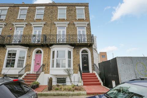 Westbrook Gardens, Margate, CT9 6 bed end of terrace house for sale
