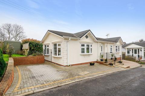 Tewkesbury GL20 2 bed park home for sale