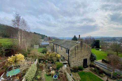 Burn Road, Huddersfield 3 bed terraced house for sale