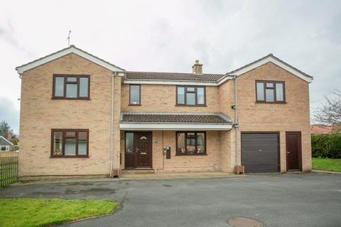 Eastway Close, Kirkbymoorside 5 bed detached house for sale