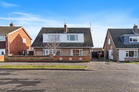 Derwent Crescent, Kettering NN16 3 bed semi