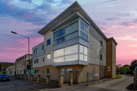 Cannon Court, 38 High Street... 2 bed apartment for sale