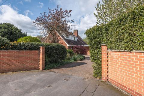 South Wootton, King's Lynn 3 bed chalet for sale