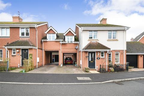 Great Marlow, Hampshire RG27 4 bed link detached house for sale