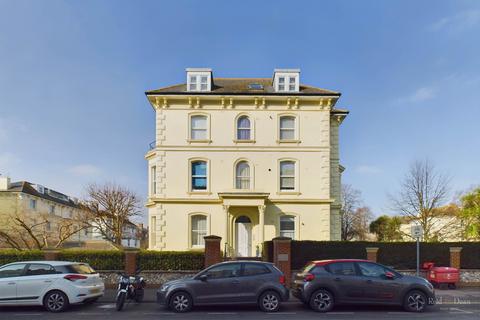 Devonshire Place, Eastbourne 2 bed flat for sale
