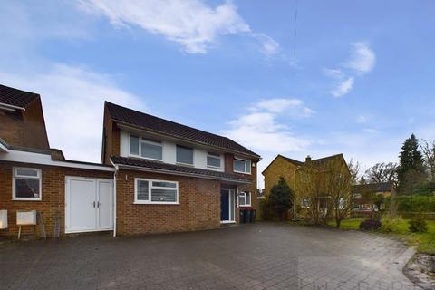 Three Bridges Road, Crawley RH10 4 bed detached house for sale