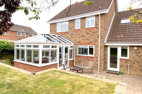 Seaview Crescent, Norfolk NR26 4 bed detached house for sale