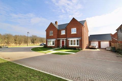 Chaffinch Gardens, Botley SO32 4 bed detached house for sale