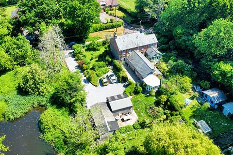 2 bed semi-detached house