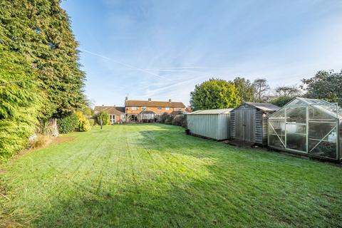 6 bedroom semi-detached house for sale