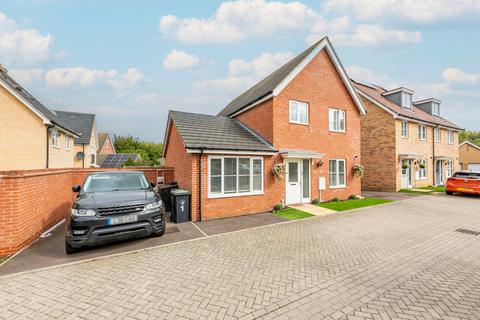 Buckland Mews, Dunmow CM6 4 bed detached house for sale