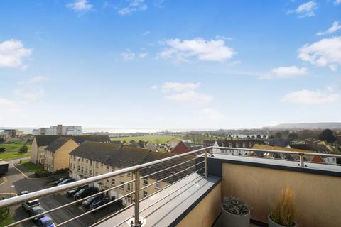 G/bridge Avenue, Eastbourne BN22 3 bed penthouse for sale