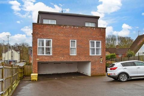 Boston Road, Haywards Heath, West Sussex 2 bed apartment for sale