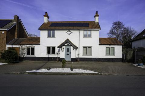 Falkenham Road, Ipswich IP10 4 bed detached house for sale