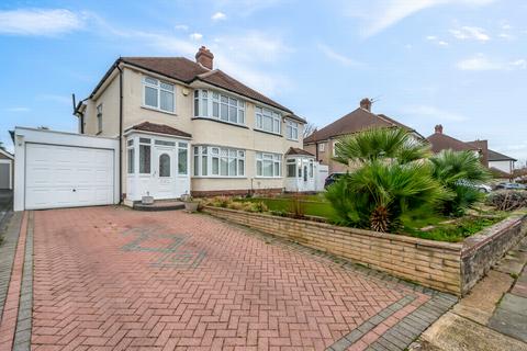 Highcombe Close, Mottingham, SE9 4QJ 3 bed house for sale