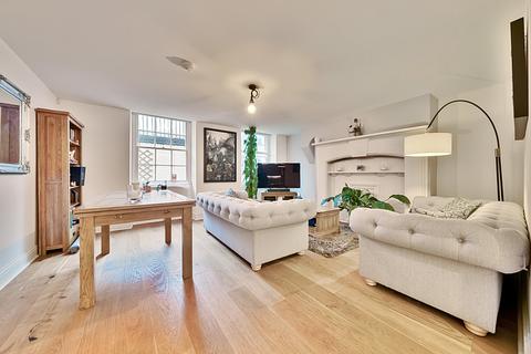 Pembroke House, Bristol BS2 2 bed apartment for sale