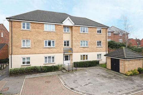 Lady Margaret Gardens, Ware, SG12 1 bed apartment for sale