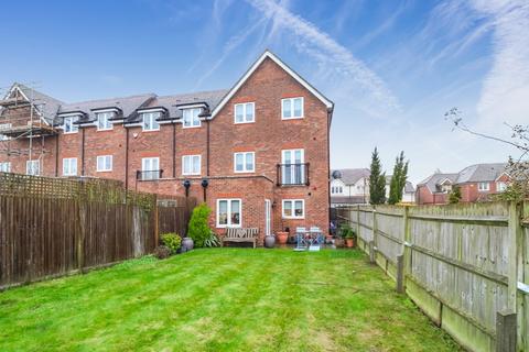 Culverhouse Way, Chesham, Bucks, HP5 5 bed end of terrace house for sale