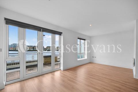 St Davids Square, Isle Of Dogs... 3 bed flat for sale