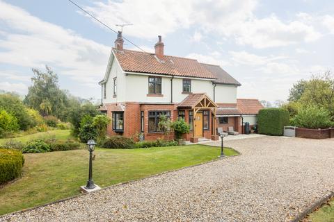 Ebberston YO13 3 bed detached house for sale
