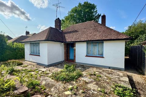 Daux Avenue, Billingshurst, RH14 3 bed detached bungalow for sale