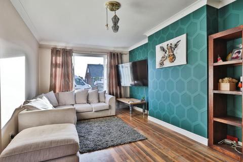Damson Road, Thorngumbald, Hull, HU12... 3 bed semi