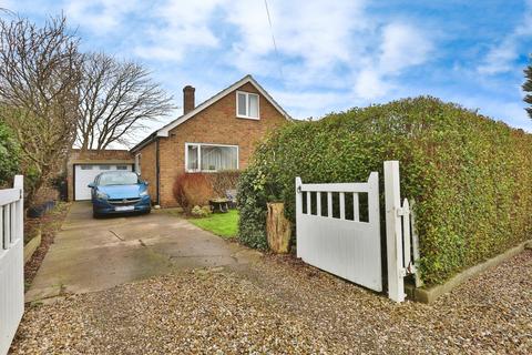 Hazel Avenue, Withernsea, HU19 2PQ 4 bed detached bungalow for sale