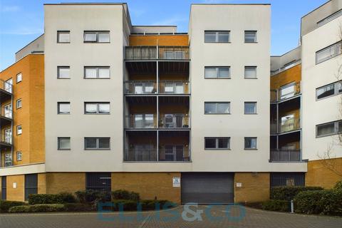 Sovereign Way, Tonbridge, Kent, TN9 2 bed apartment for sale
