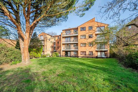 Brackley Road, Beckenham 2 bed apartment for sale