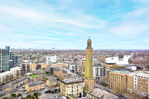 Green Dragon Lane, Brentford, TW8 2 bed flat for sale