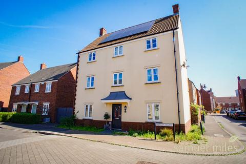 Merlin Road, Calne SN11 5 bed detached house for sale