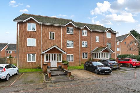 Thornfield Green, Camberley GU17 1 bed apartment for sale