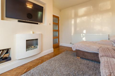 Phelps Place, Grimsby, N E Lincs, DN32 2 bed semi