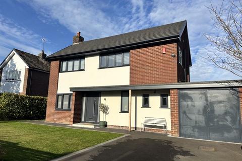 Hillswood Drive, Endon, Staffordshire... 3 bed detached house for sale
