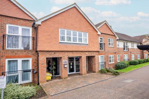 Wordsworth Close, St. Albans AL3 2 bed apartment for sale