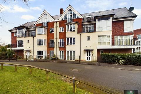 Stone Court, Worth RH10 2 bed flat for sale