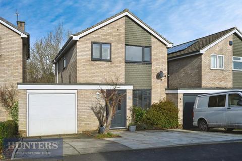 Silverdale Avenue, Guiseley, Leeds 4 bed link detached house for sale