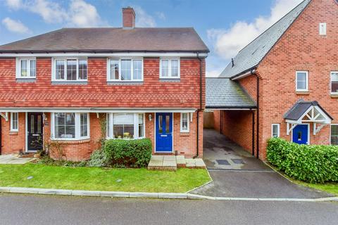 Young Lane, Harrietsham, Maidstone, Kent 3 bed semi