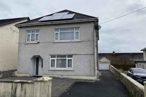 Llandeilo Road, Cross Hands, Llanelli 3 bed detached house for sale