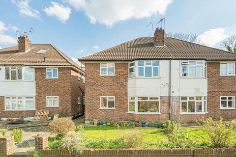 Henley Close, Isleworth TW7 2 bed maisonette for sale