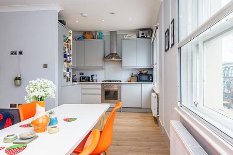 Cambridge Avenue, London NW6 2 bed apartment for sale