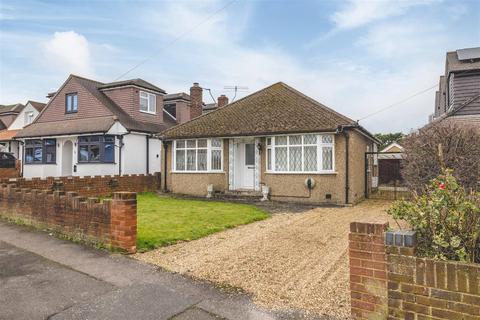 St. Andrews Crescent, Windsor 2 bed detached bungalow for sale