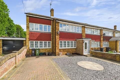 Hobbs Close, Cheshunt 4 bed end of terrace house for sale