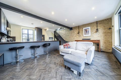 Plaistow Lane, Bromley 2 bed apartment for sale