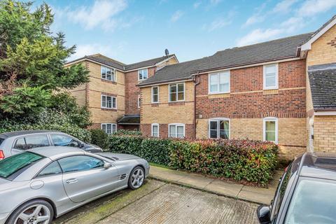 Donald Woods Gardens, Surbiton KT5 1 bed flat for sale