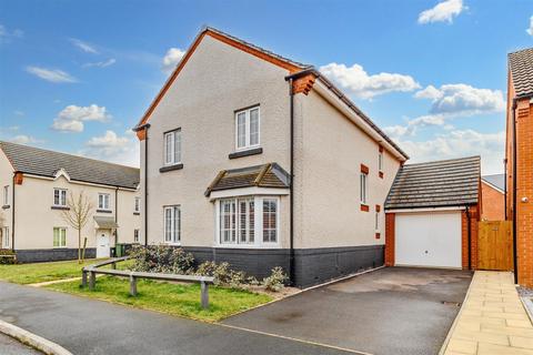 Crump Way, Evesham WR11 4 bed detached house for sale